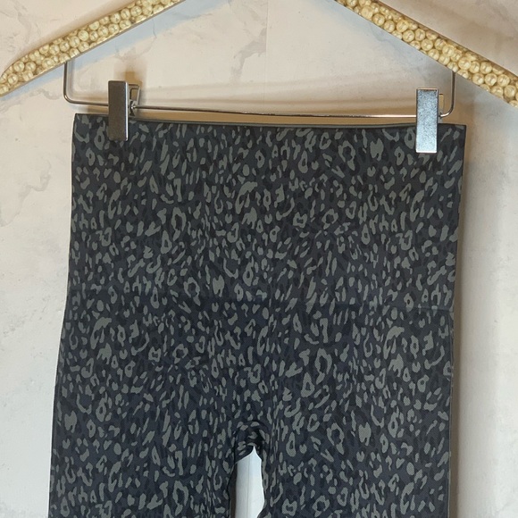 Spanx look at me now leggings indigo leopard - Picture 7 of 8